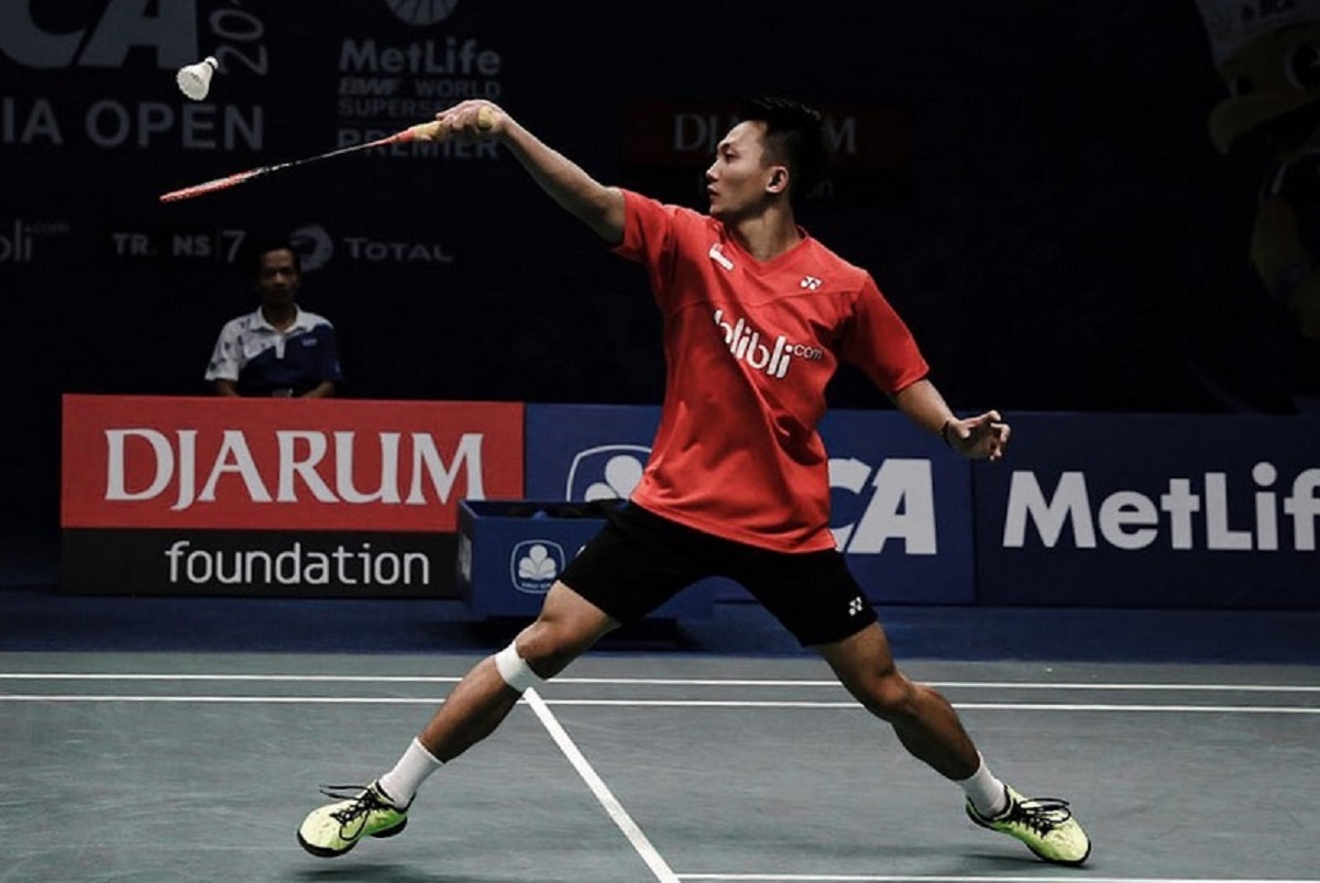Ihsan Maulana Mustofa lunging for a shot