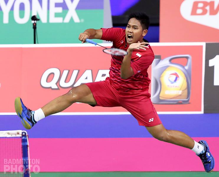 Irfan Fadhilah leaping for a jump smash